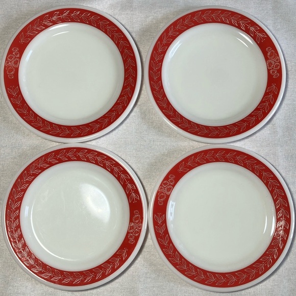 Vintage Laurel Leaf Corning Decor Dinnerware Plates (Set of 4) - Picture 1 of 9